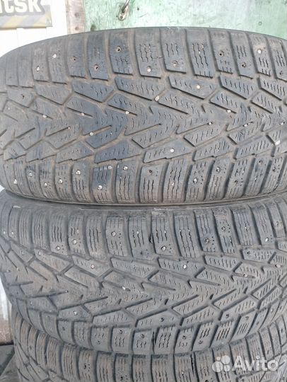 Nokian Tyres Hakkapeliitta 7 215/60 R16