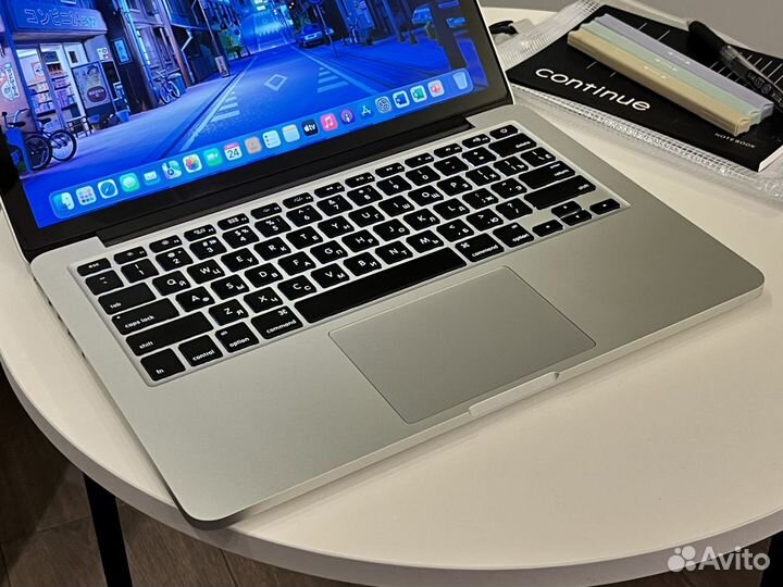 MacBook Pro 13 Retina (I5, 8gb, SSD M2)