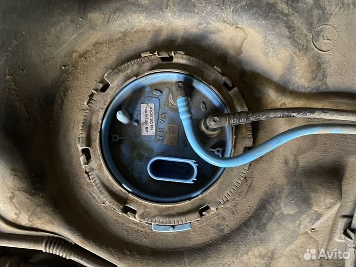 Топливный бак 1K0201085