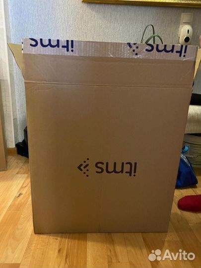 Две коробки с детскими вещами б/у