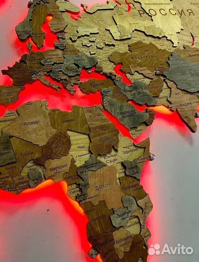 Деревянная карта мира