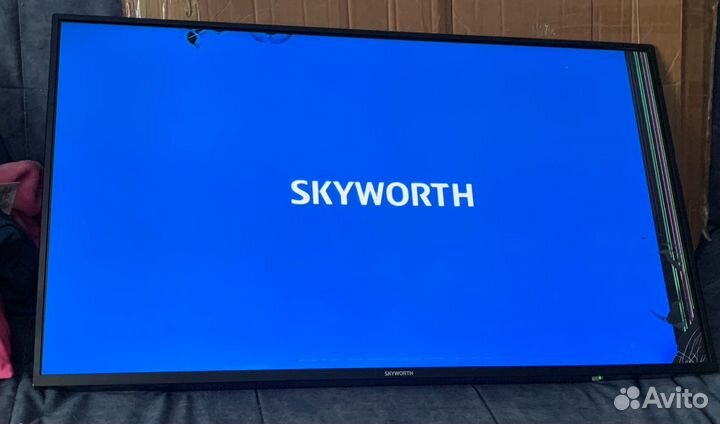 Телевизор SMART TV Skyworth 43 битый