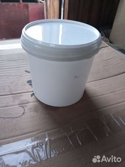 Ведро пластиковое с крышкой