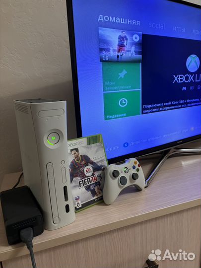 Xbox 360 с джостиком +диск Fifa 14 лицензия