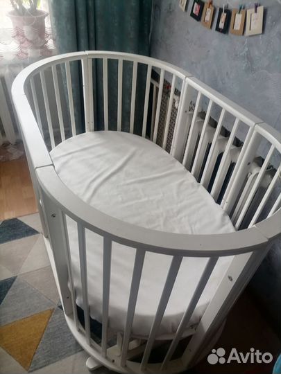 Детская кроватка трансформер с маятником овальная