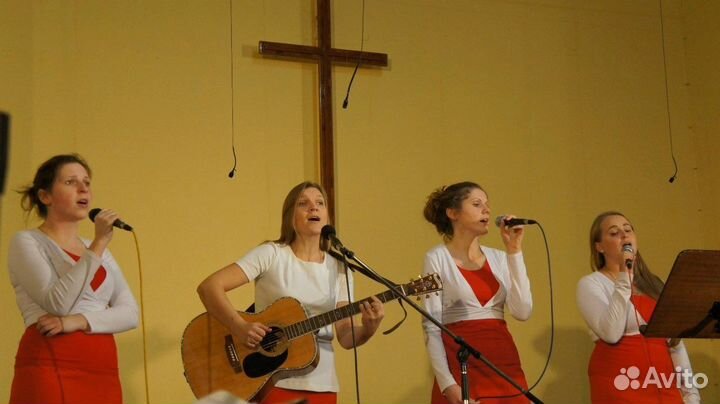 Преподаватель гитары, укулеле