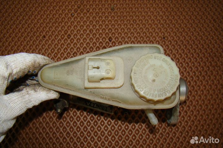 Главный тормозной цилиндр Volvo 960 Вольво