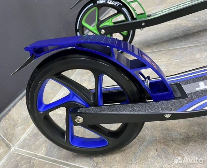 Самокат KMS Ручной тормоз