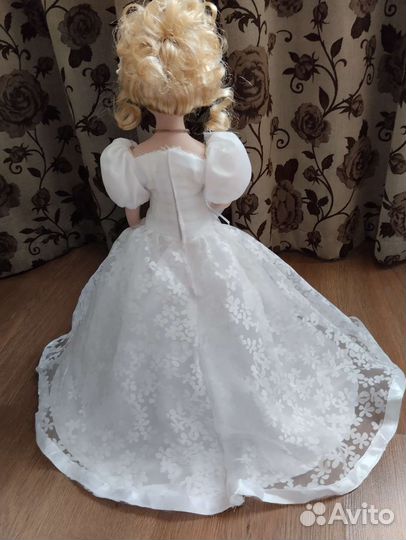 Фарфоровая кукла интерьерная невеста