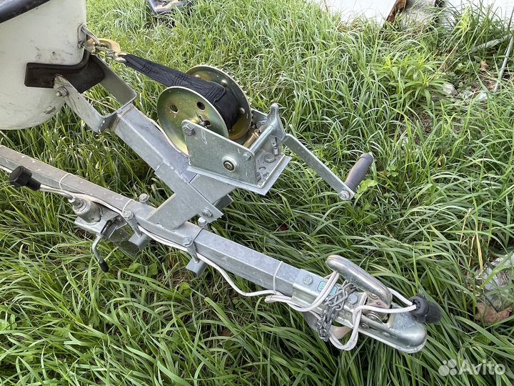 Лодка моторно -гребная nissamaran