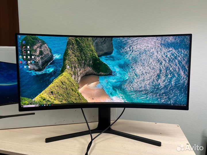 Игровой монитор Xiaomi Curved Gaming Monitor 34