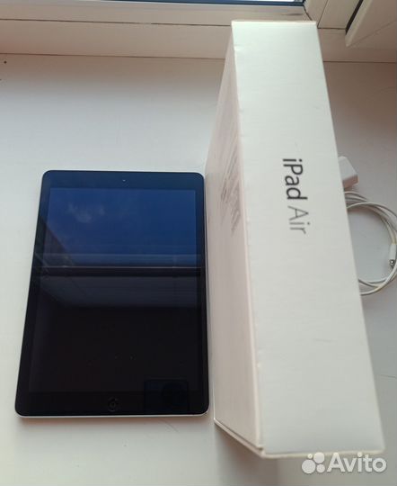 Apple iPad Air Wi-Fi 32 Гб