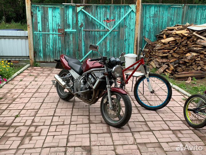 Мотоцикл Honda CB1