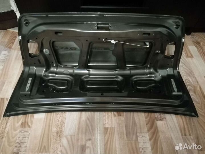 Крышка багажника Лада Веста