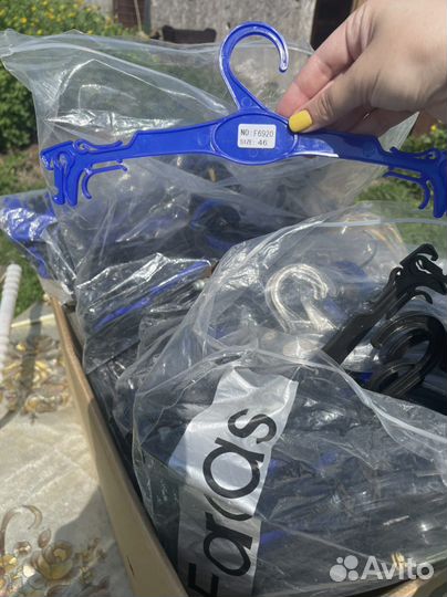 Вешалки для одежды