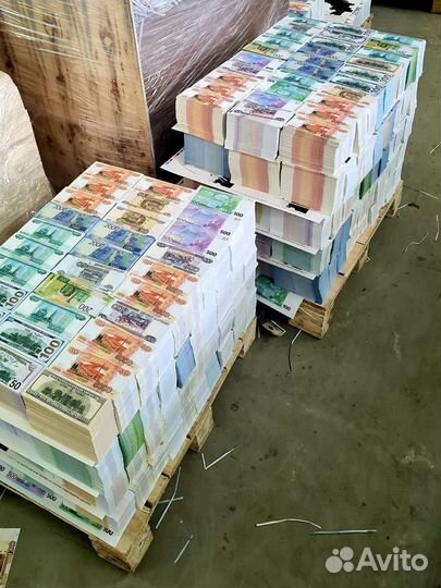 Сувенирные пачки денег. Билеты банка приколов