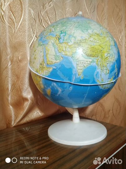 Флаг СССР, глобус