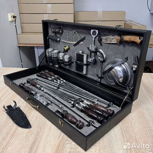 Подарочный шашлычный набор в кейсе от производител