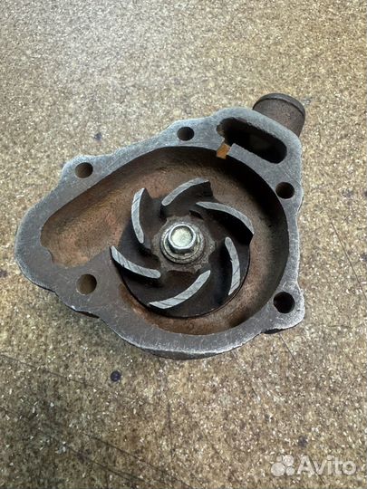 Насос водяной газ 24Волга старого образца Новая