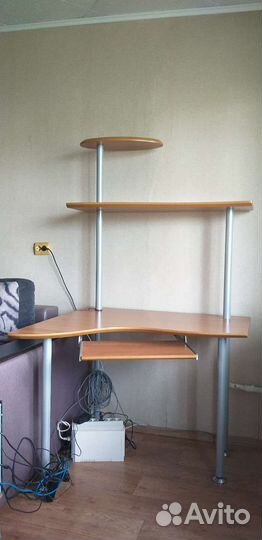 Компьютерный стол