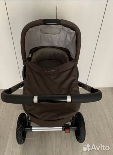 Коляска бренда maxi-cosi