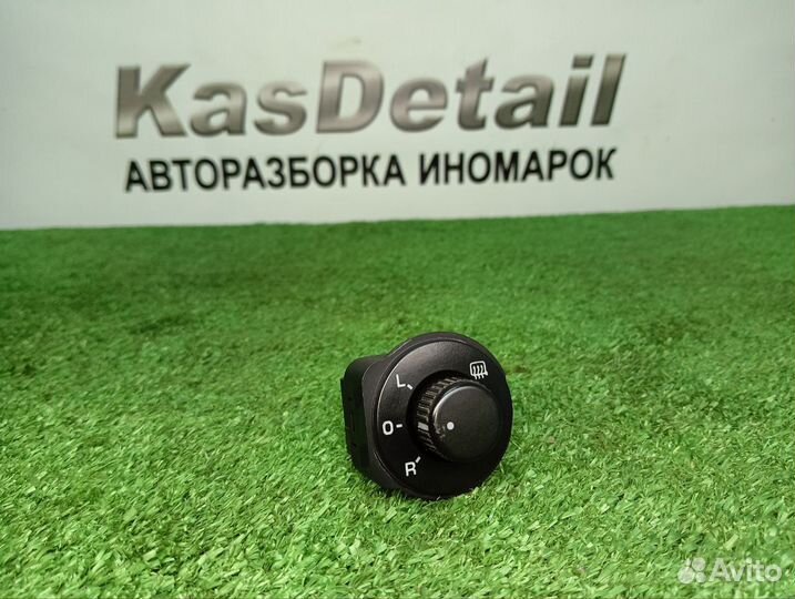 Джойстик регулировки зеркал Skoda Roomster 1