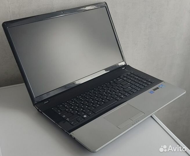 Ноутбук Samsung NP300E7z i5/6GB/GT 520mx 1GB/500GB