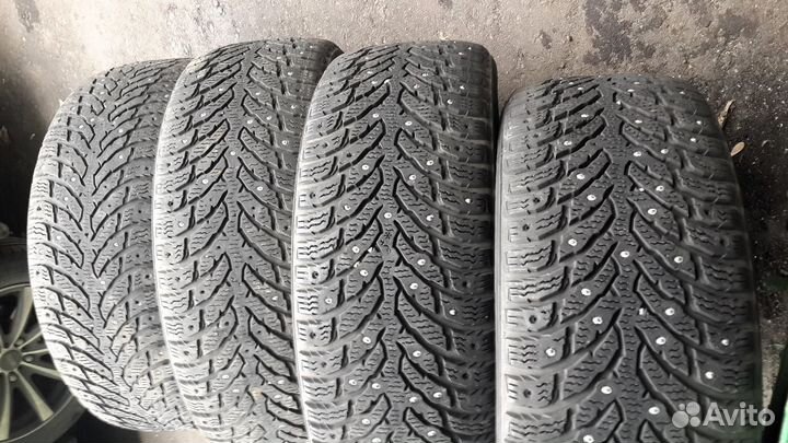 Nokian Tyres Hakkapeliitta 9 215/55 R17