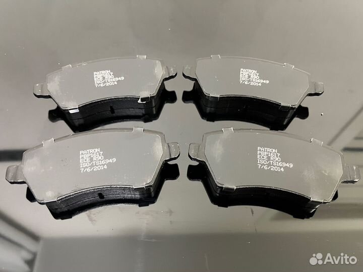 Колодки тормозные передние Рено Логан