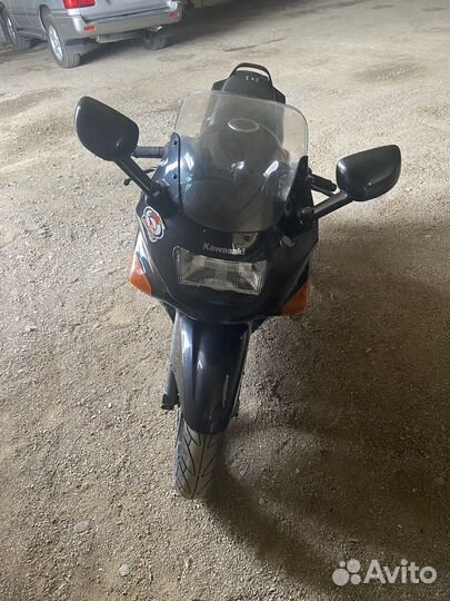 Kawasaki zzr400-2