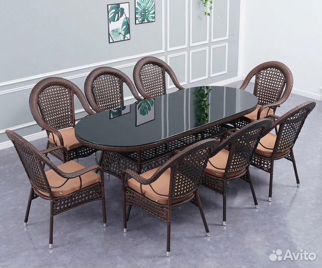 Стулья из ротанга, стол из искусственного ротанга