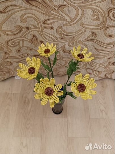 Ромашки из бисера