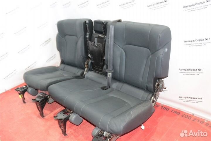 Второй ряд сидений задний Toyota Land Cruiser 200