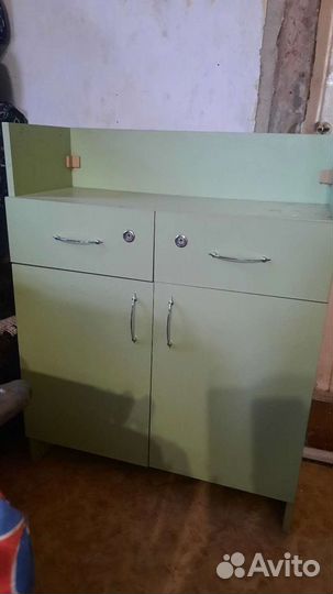 Шкаф витрина