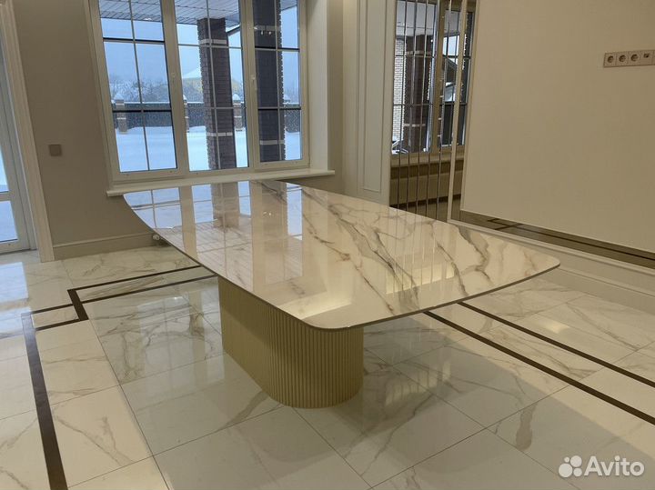 Стол c дизайнерской ножкой Вельвет керамогранит