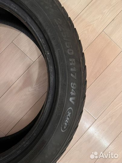 Kumho WinterCraft WP71 2.25/50 R17 94V