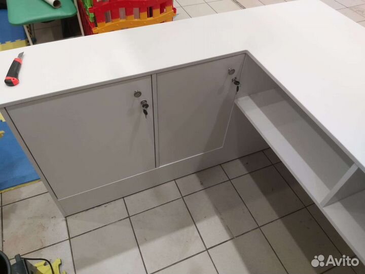 Прилавок-витрина,новая