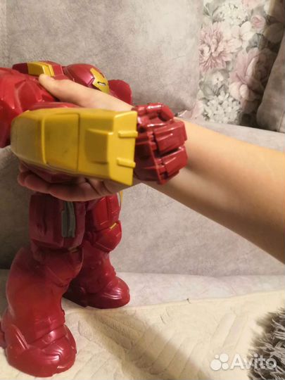 Игрушка робот халкбастер