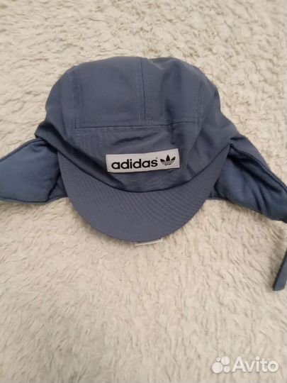 Продам зимнюю кепку и варежки Adidas kids