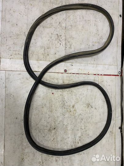 Уплотнительная резинка багажника Peugeot 308 SW