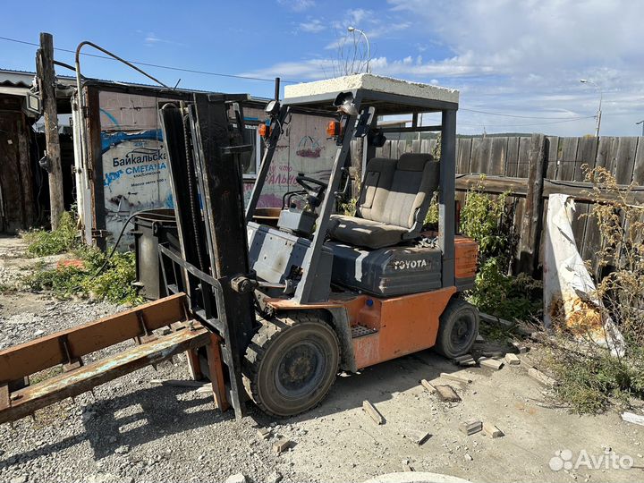 Вилочный погрузчик Toyota 2FGL7, 1998