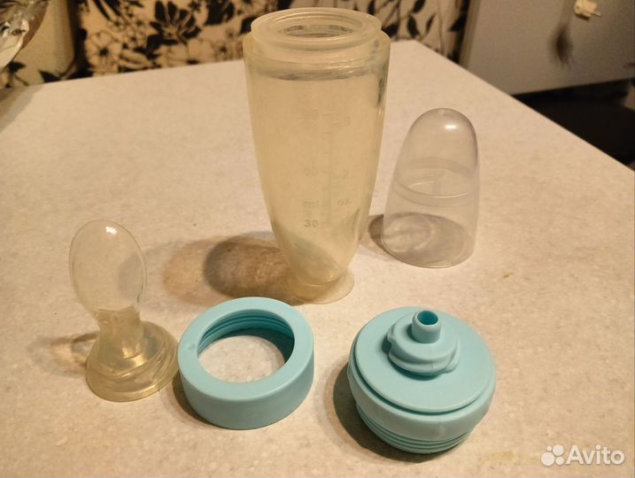 Бутылочка с ложкой для кормления /Для прикорма