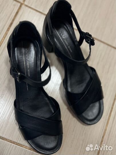 Босоножки ecco 38 рр