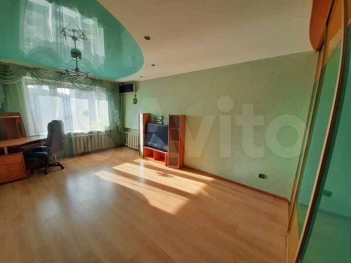 3-к. квартира, 80 м², 4/6 эт.