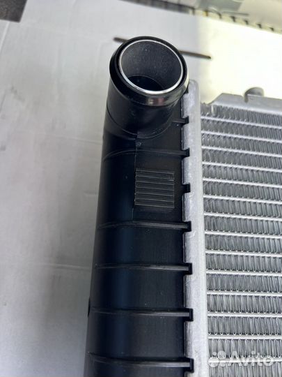 Радиатор Мерседес W463 G63 AMG