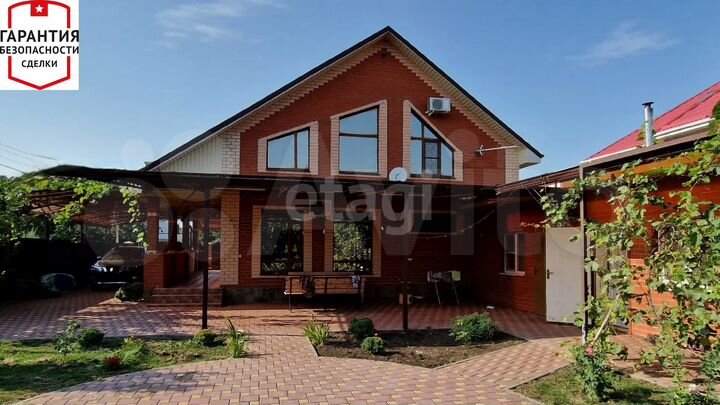 Дом 165,4 м² на участке 8 сот.