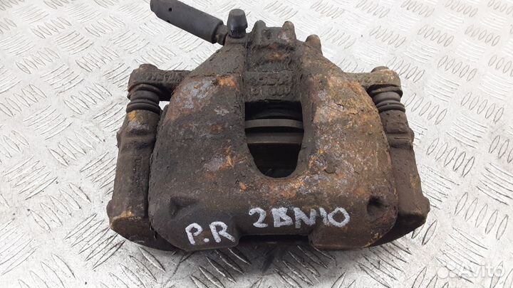 Суппорт передний правый Peugeot 3008 2010 4401N9