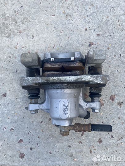 Суппорт задний на toyota rav 4