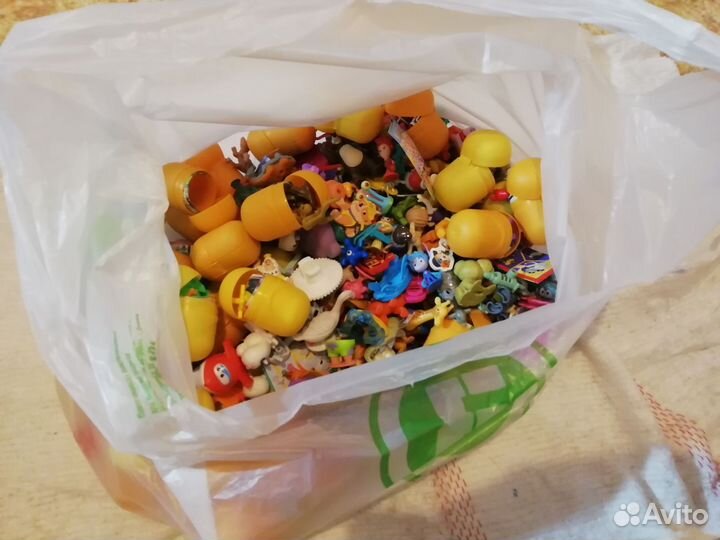 Киндер игрушки пакетом