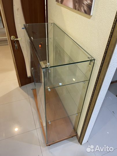 Стеклянная тумба